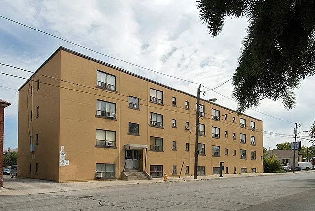 641 Vaughan Rd — Photo 2