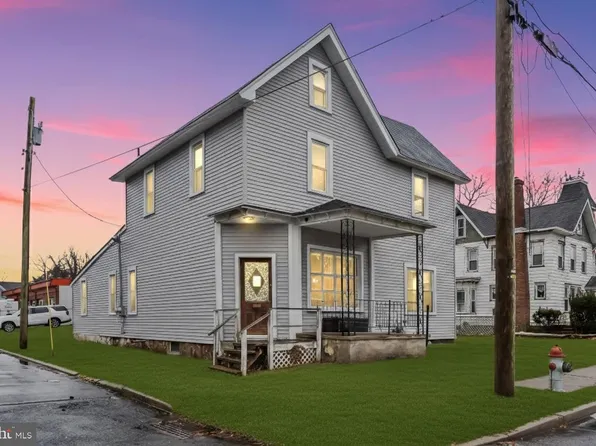 104 Maple St, Clayton, NJ 08312