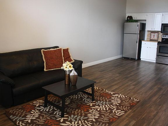 3rd image of 601 N May St APT 13