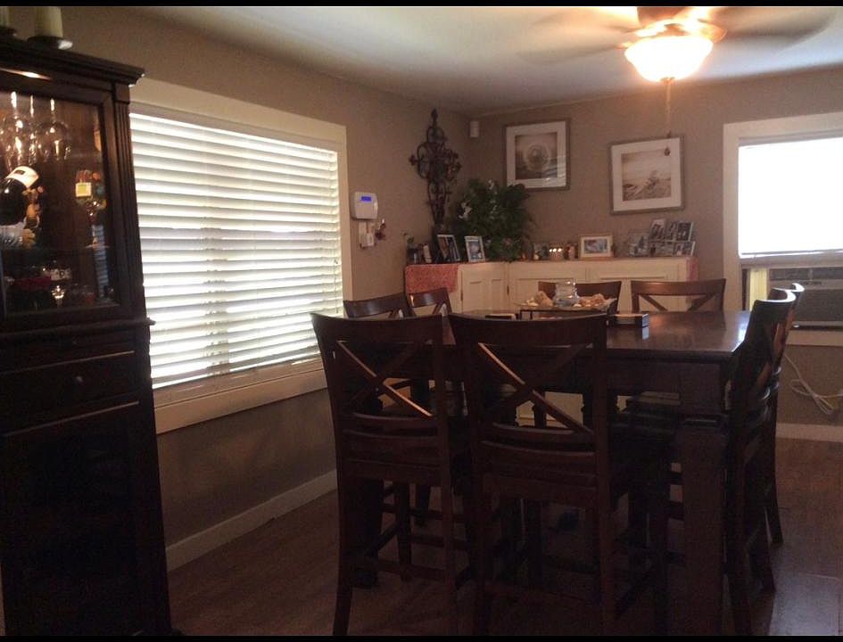 1st image of 810 Roseanne St