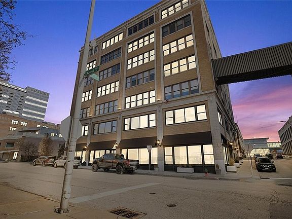 4th image of 1535 Walnut St APT 306