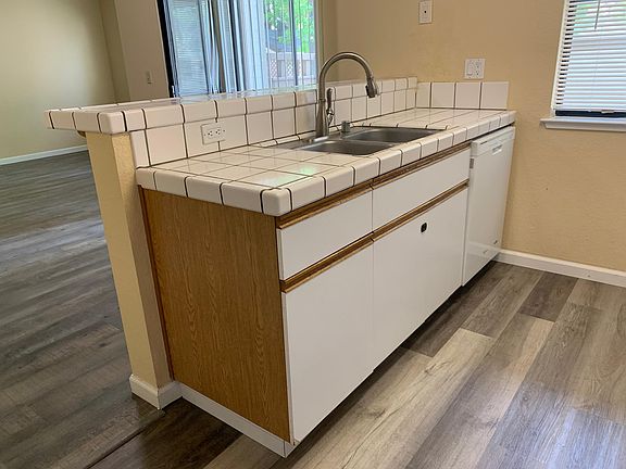 5th image of 1380 Yamada Dr