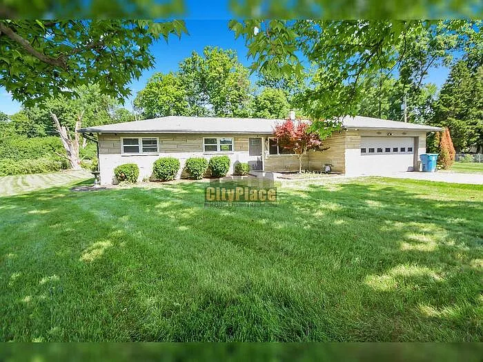 3 bed, 2.0 bath, 1260 sqft, $1,950 — Photo 1