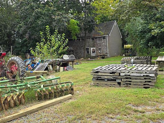 3rd image of 138 Howell Rd