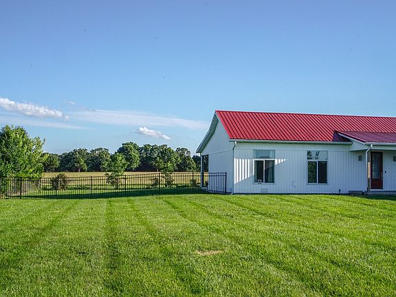 3rd image of 866 State Highway Dd