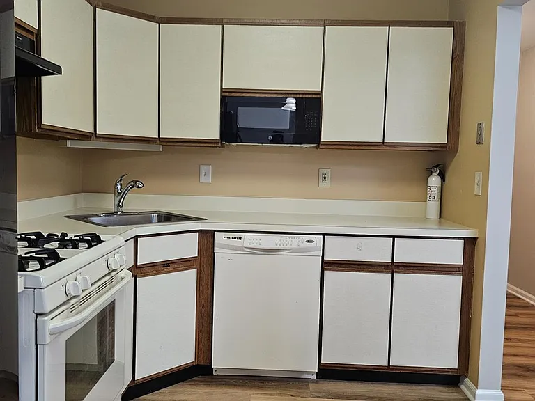 2809 Ridgefield Ct — Photo 11
