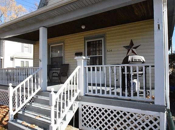 2nd image of 824 Lincoln St