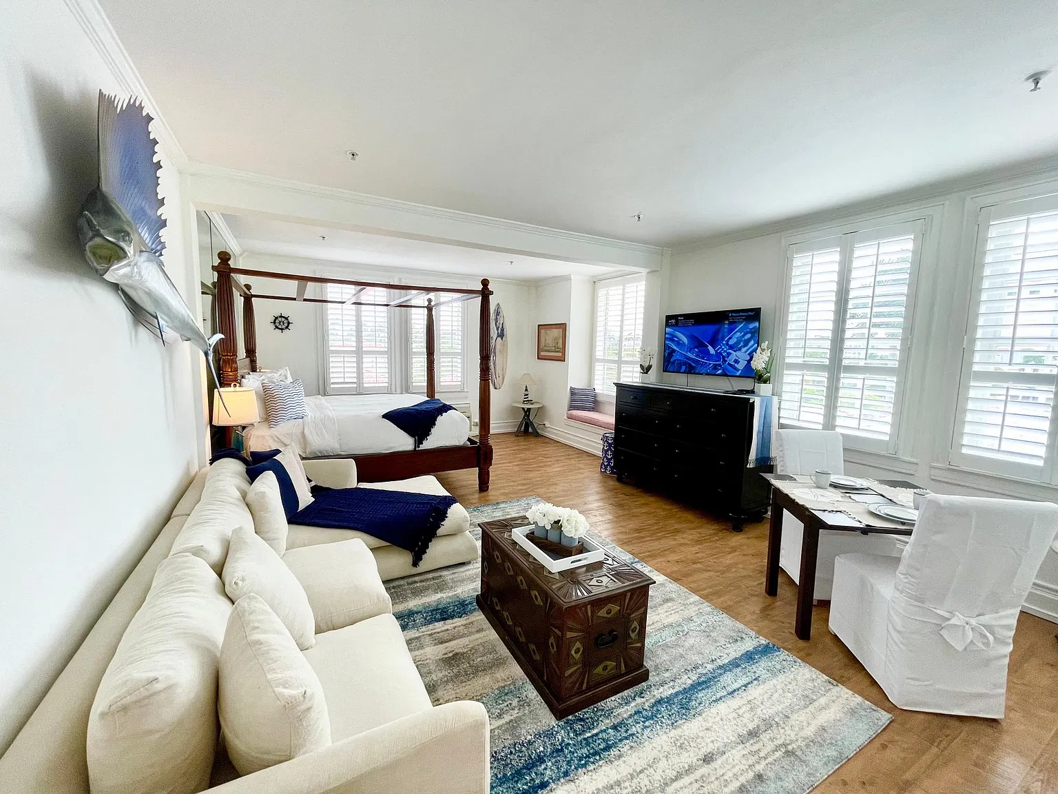 235 Sunrise Ave — Photo 2