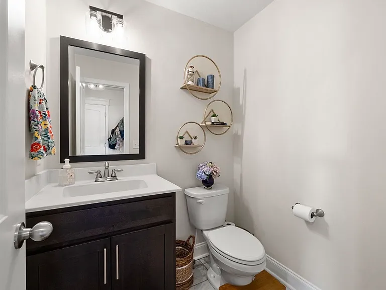 1328 Sussex Dr — Photo 12