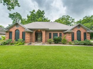 328 Jamison Dr, Angleton, TX 77515