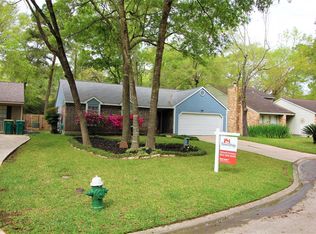 7 N White Pebble Ct, Spring, TX 77380
