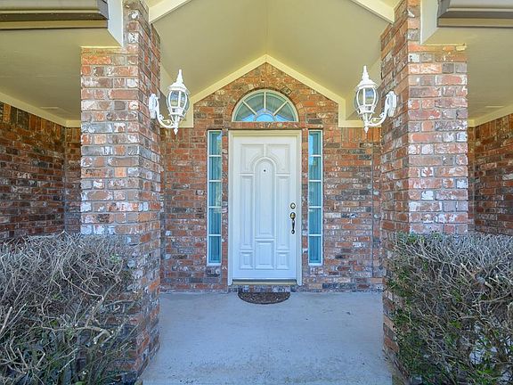 2nd image of 3303 Carmel Valley Dr
