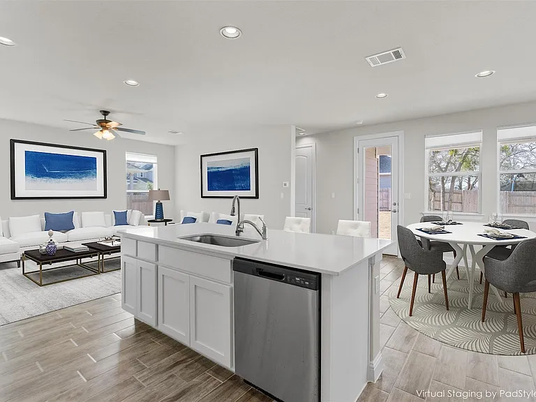 205 Riverhill Cv — Photo 3