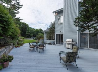 19 Townsend Dr, Syosset, NY 11791