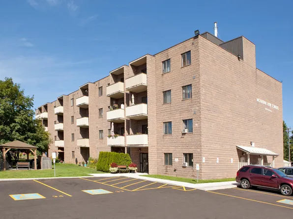 222 9th St, Collingwood, ON L9Y 4L9