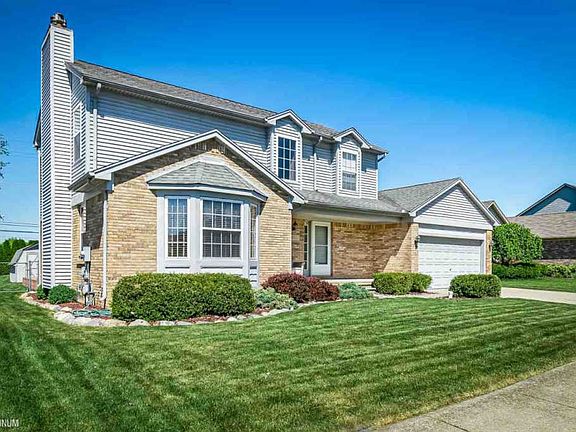 2nd image of 54621 Autumn View Dr