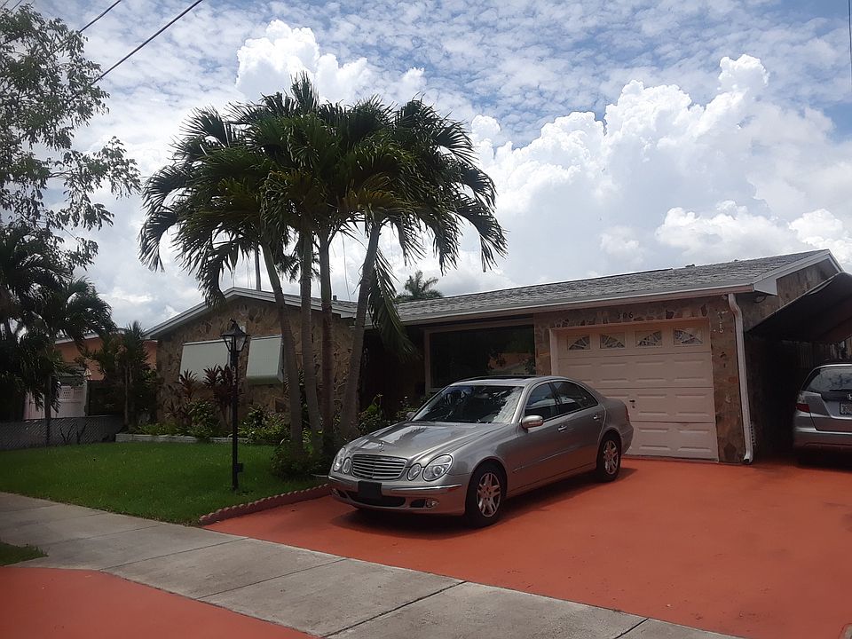 2nd image of 306 SW 7th Ave