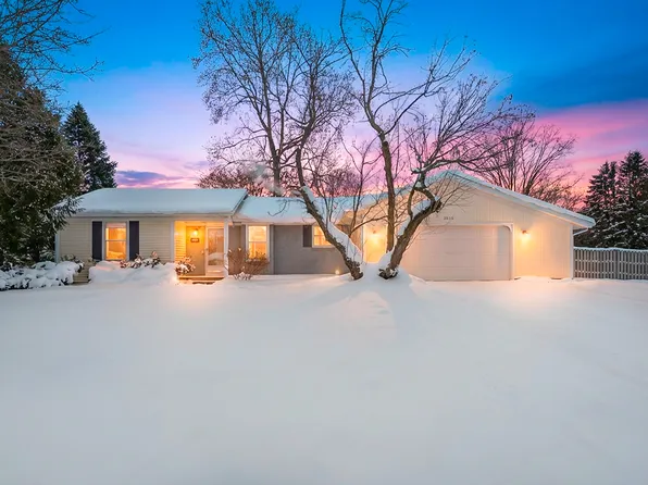 3515 Westcove Dr, Portage, MI 49024