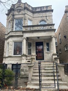 3827 W Monroe St, Chicago, IL, 60624