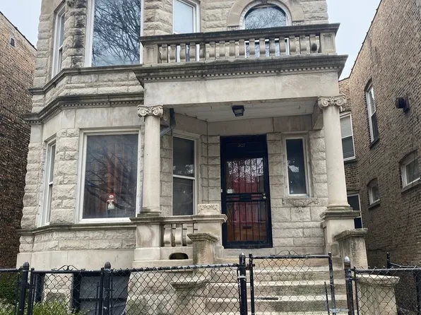 3827 W Monroe St, Chicago, IL 60624