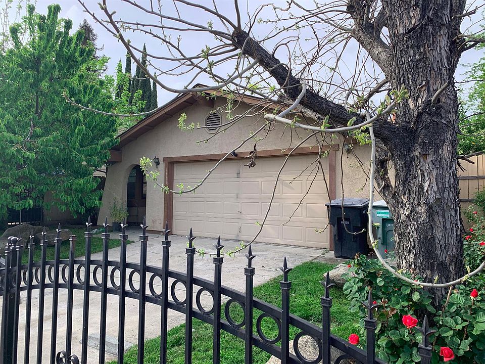 2nd image of 1117 Ione Way