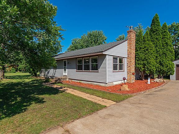 3rd image of 15341 Kangaroo St NW