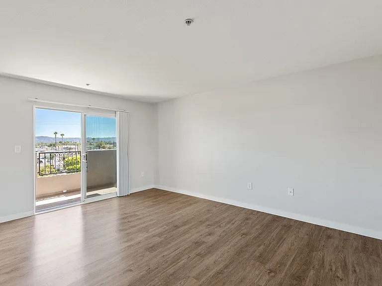 18425 Malden — Photo 36