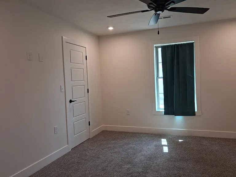 1453 W Todd Ln — Photo 13
