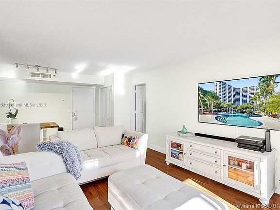 3rd image of 3300 NE 191st St APT 218