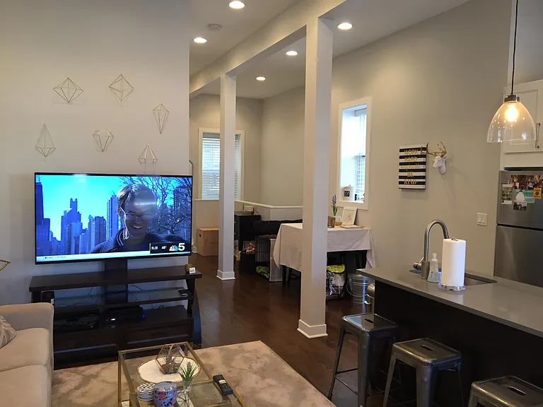 1641 N Paulina St #1R — Photo 9