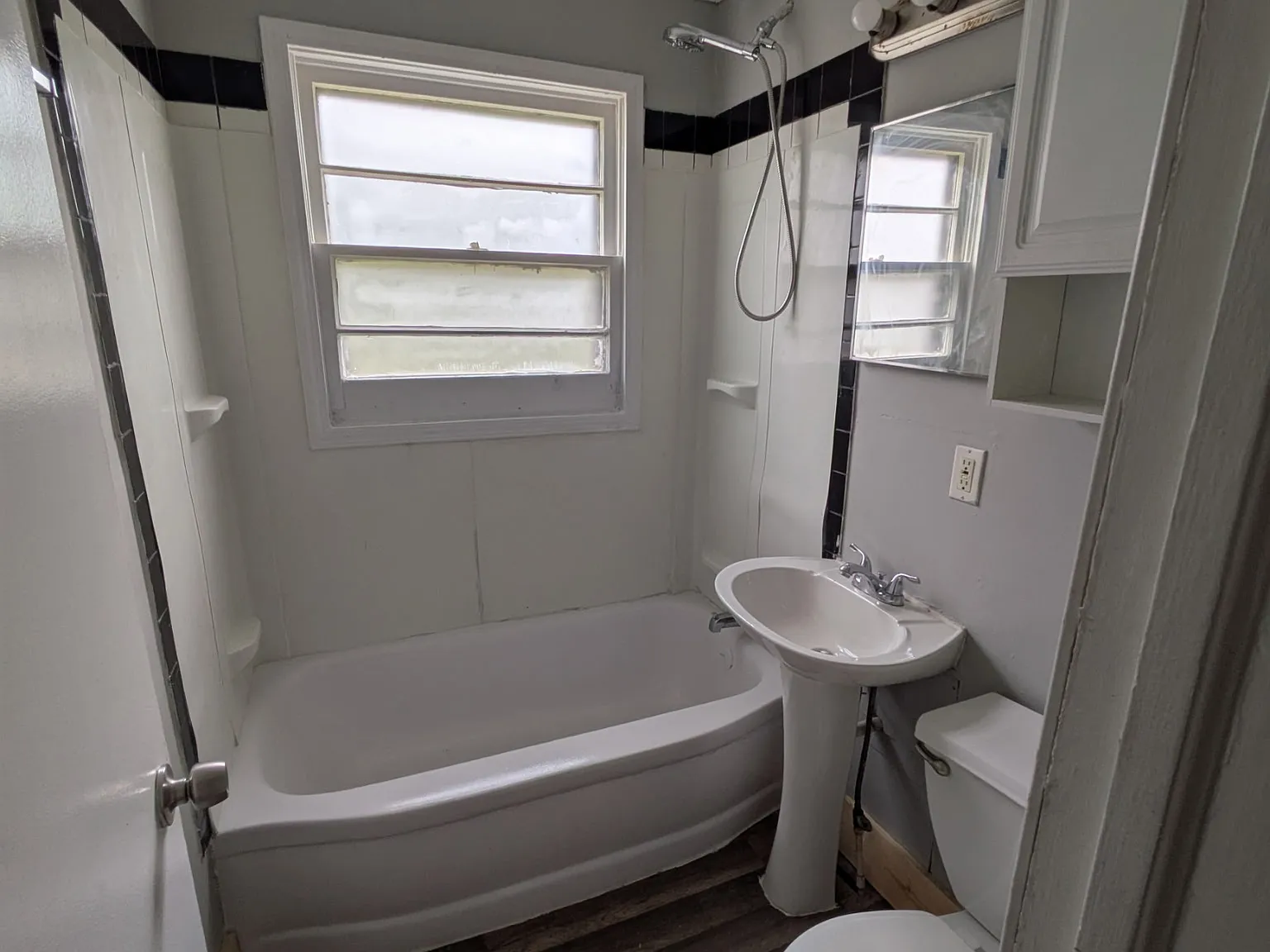 2 bed, 672 sqft, $1,195 — Photo 2