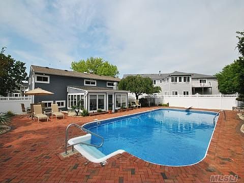 3rd image of 271 E Shore Dr