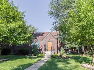 2816 42nd St, Des Moines, IA 50310