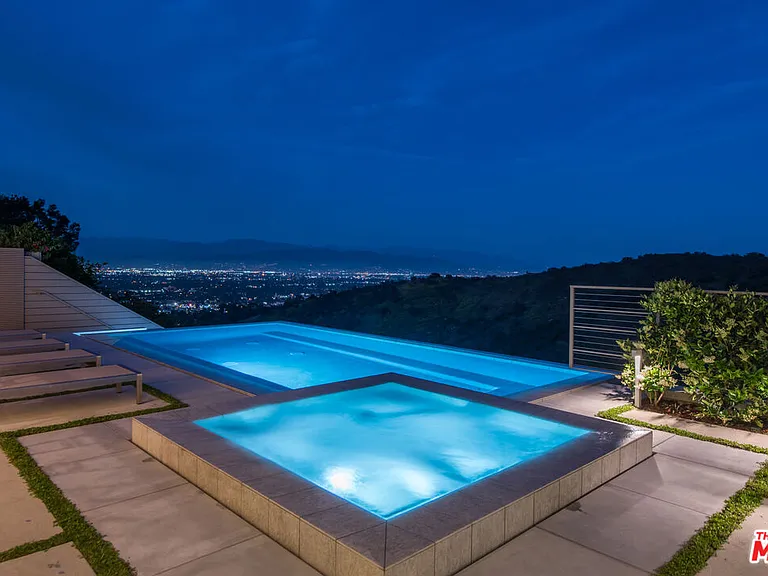 3642 Beverly Ridge Dr — Photo 6