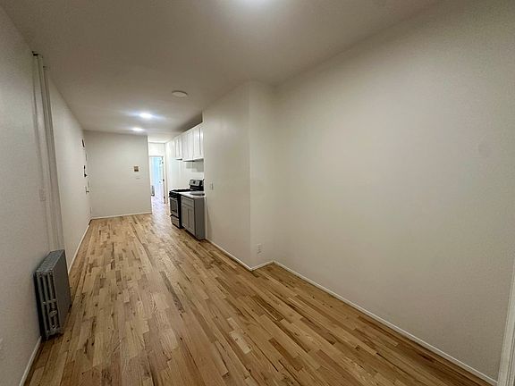 4th image of 373 13th St APT 2R