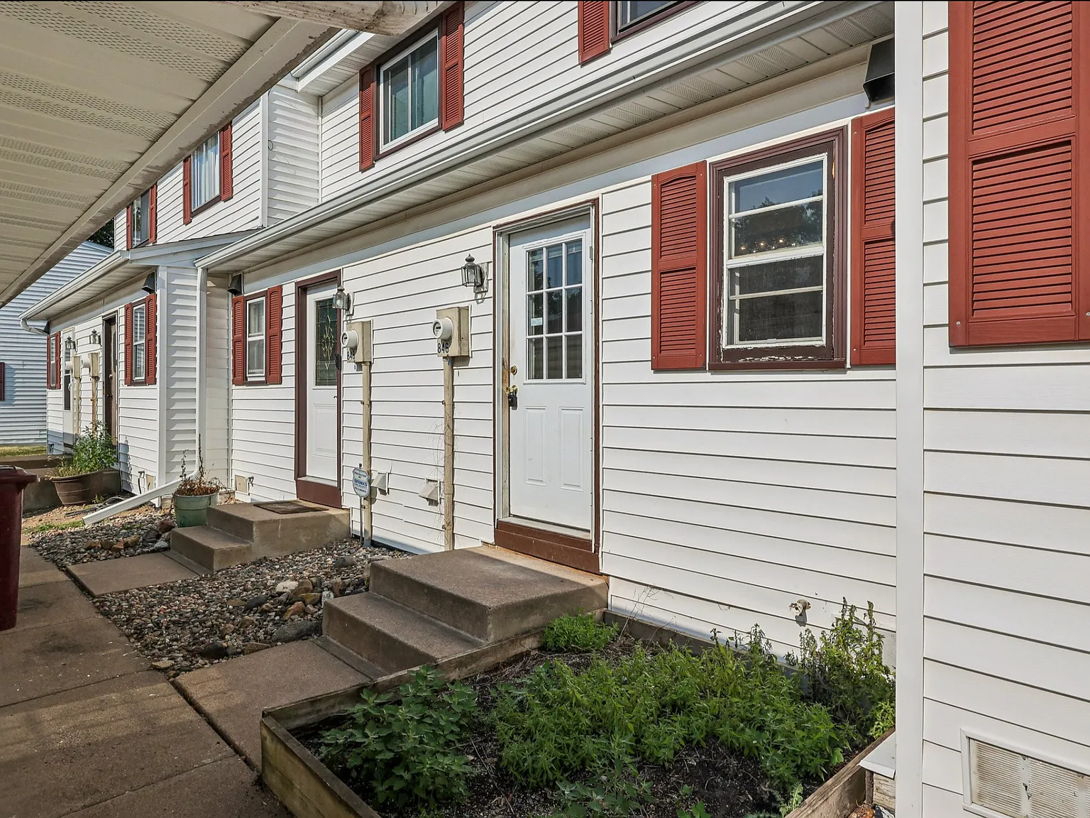 2 bed, 1025 sqft, $1,795 — Photo 3