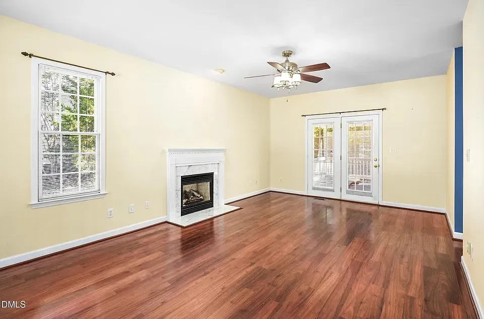 4 bed, 2.5 bath, 2067 sqft, $2,500 — Photo 2