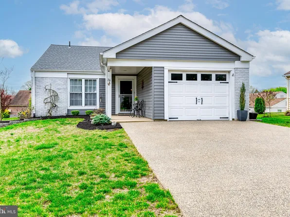 76 Gramercy Pl, Southampton, NJ 08088