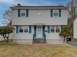 15 Alexander St, Manchester, CT 06040