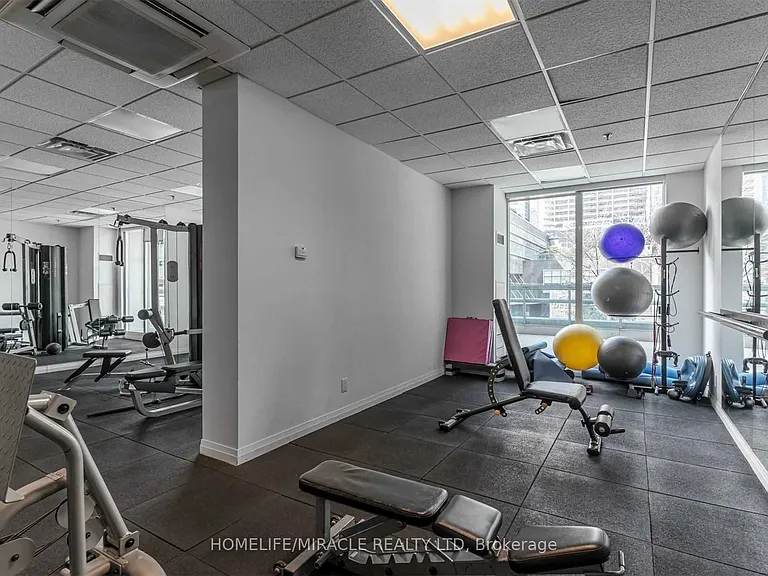 30 Grand Trunk Cres #1509 — Photo 25