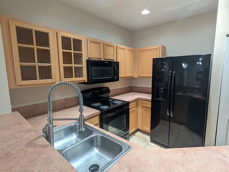 4715 Palmbrooke Cir — Photo 6