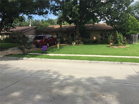 3rd image of 133 Pinewood Pl