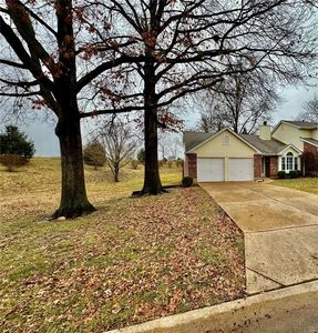 13300 Woodlake Village Ct E, Saint Louis, MO, 63141