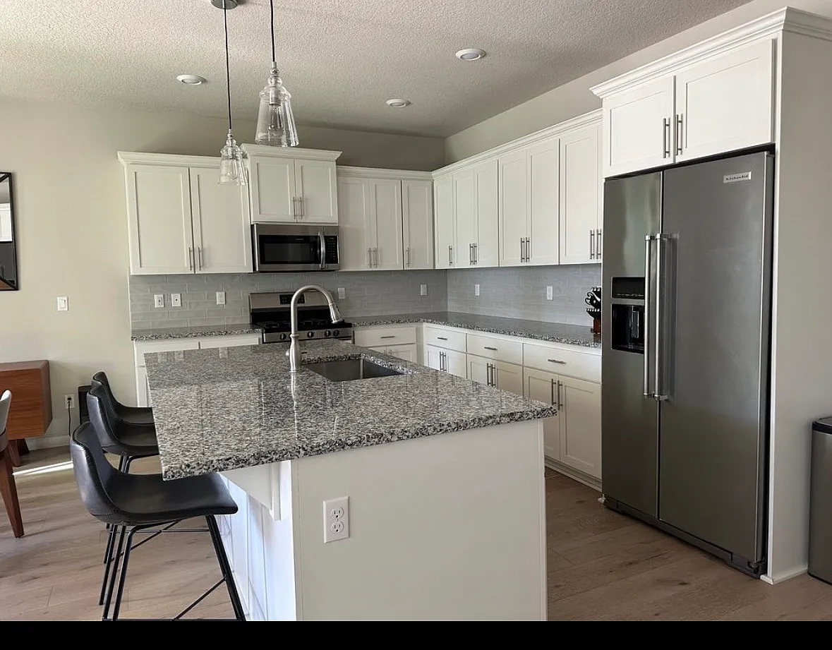 3 bed, 2.5 bath, 2061 sqft, $3,200 — Photo 1