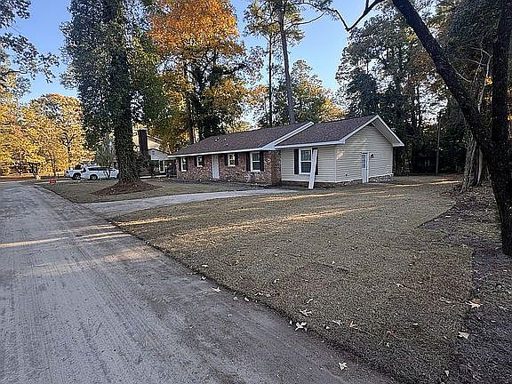 2nd image of 101 Ridgewood Ln