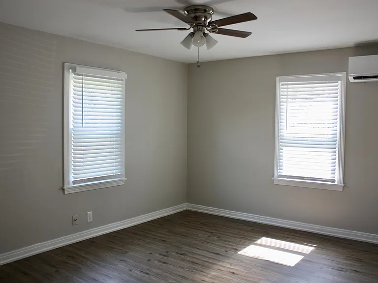 1017 Crestline Rd NW — Photo 8