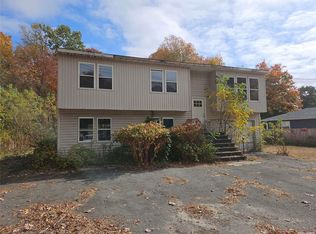 93 Mount Sinai Coram Rd, Coram, NY 11727