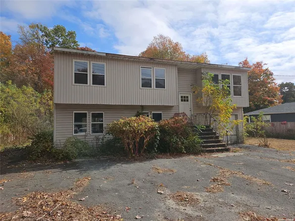93 Mount Sinai Coram Road, Coram, NY 11727