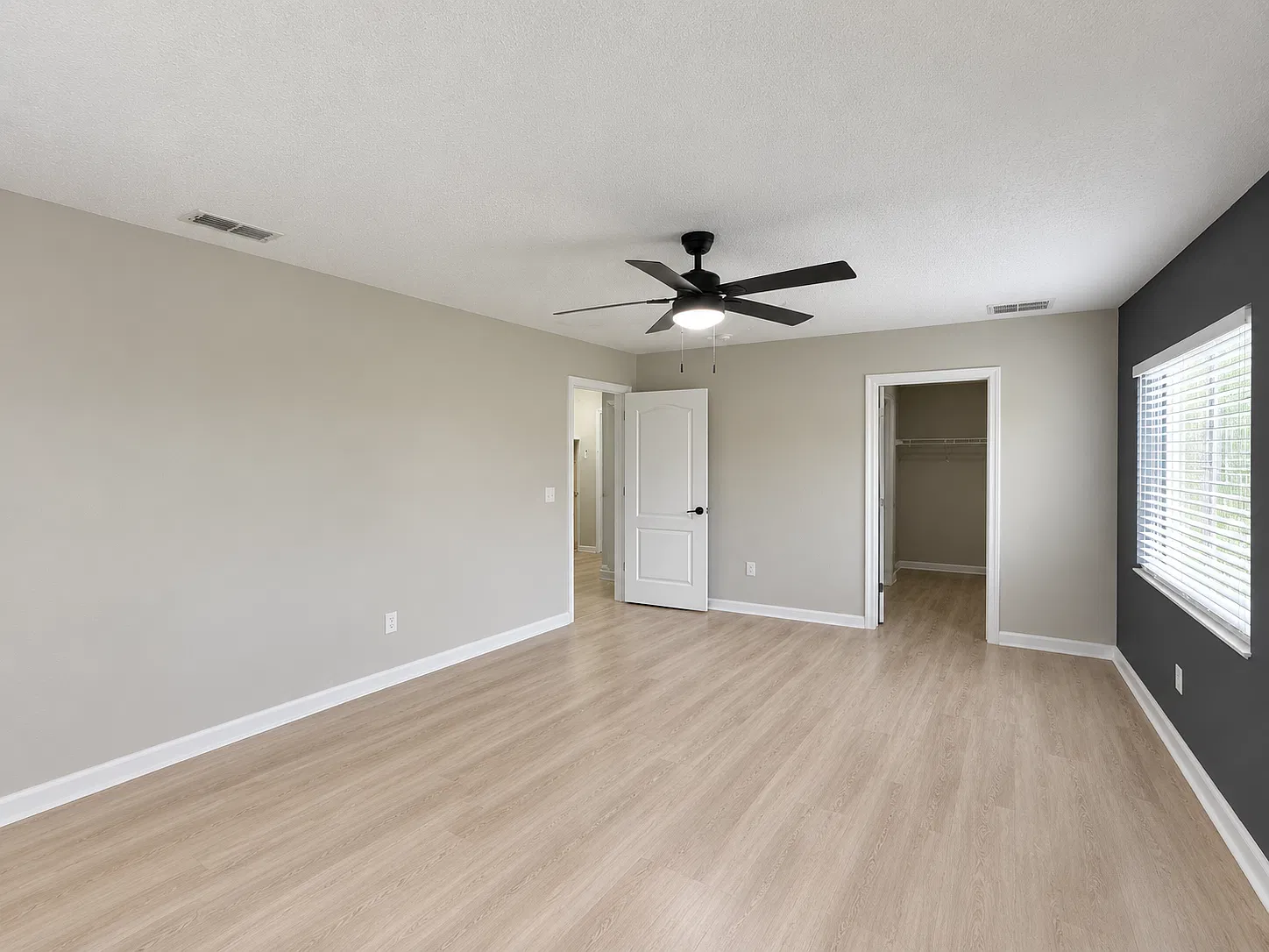 3 bed, 1665 sqft, $2,200 — Photo 2