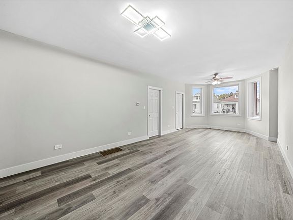 4th image of 5144 W Cornelia Ave #1
